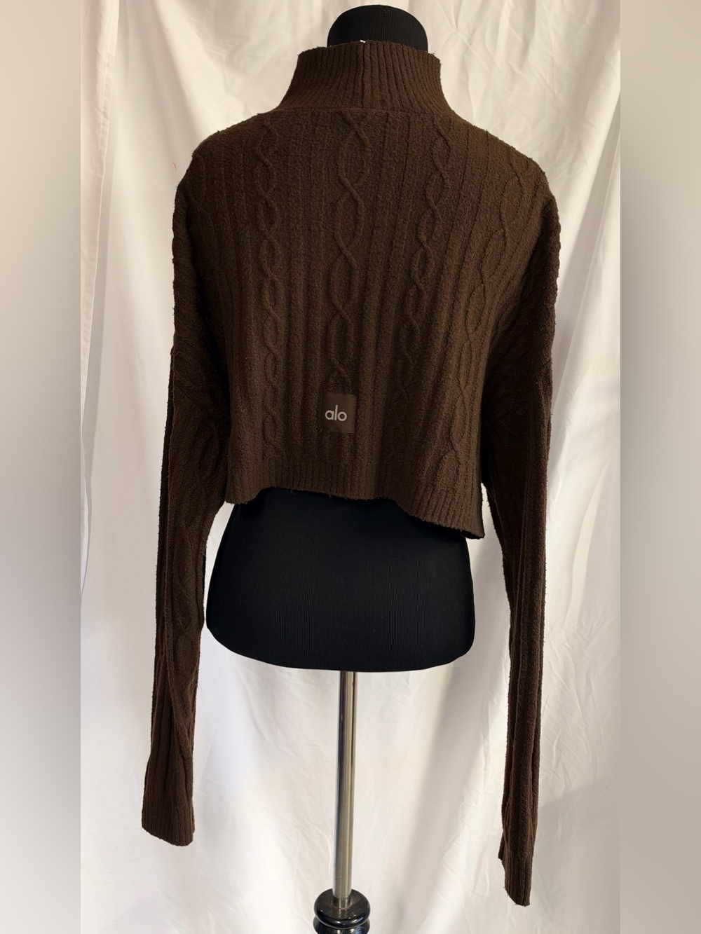 ALO YOGA Cable Knit Cropped Winter Bliss Turtleneck Long Sleeve size small - Picture 7 of 9